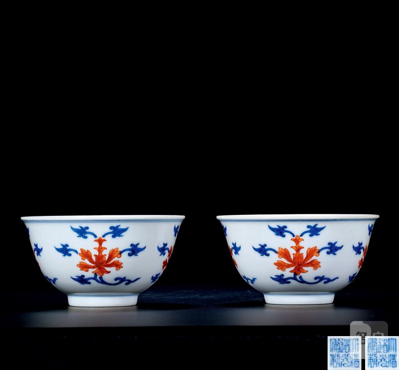清道光 青花矾红宝相花纹茶圆一对